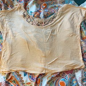 Woman’s short sleeve shirt